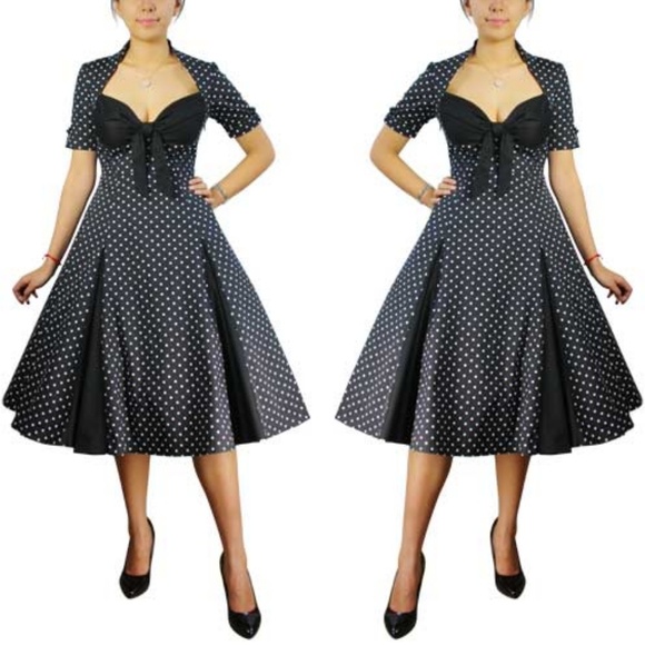 Dresses & Skirts - Pin Up Short Sleeve Polka Dot Dress